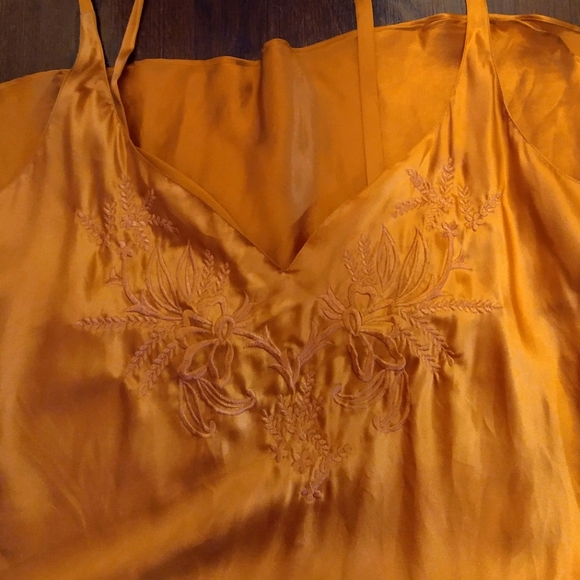 Victoria Secret 🍁100% Silk Slips 🍁size L - Picture 3 of 12